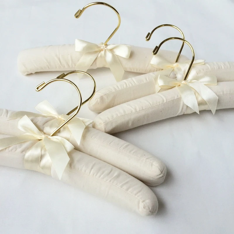 5pcs/Pack Gold Hook White Pain Linen Fabric Satin Padded Hangers for Coat Delicate Wedding Dresses