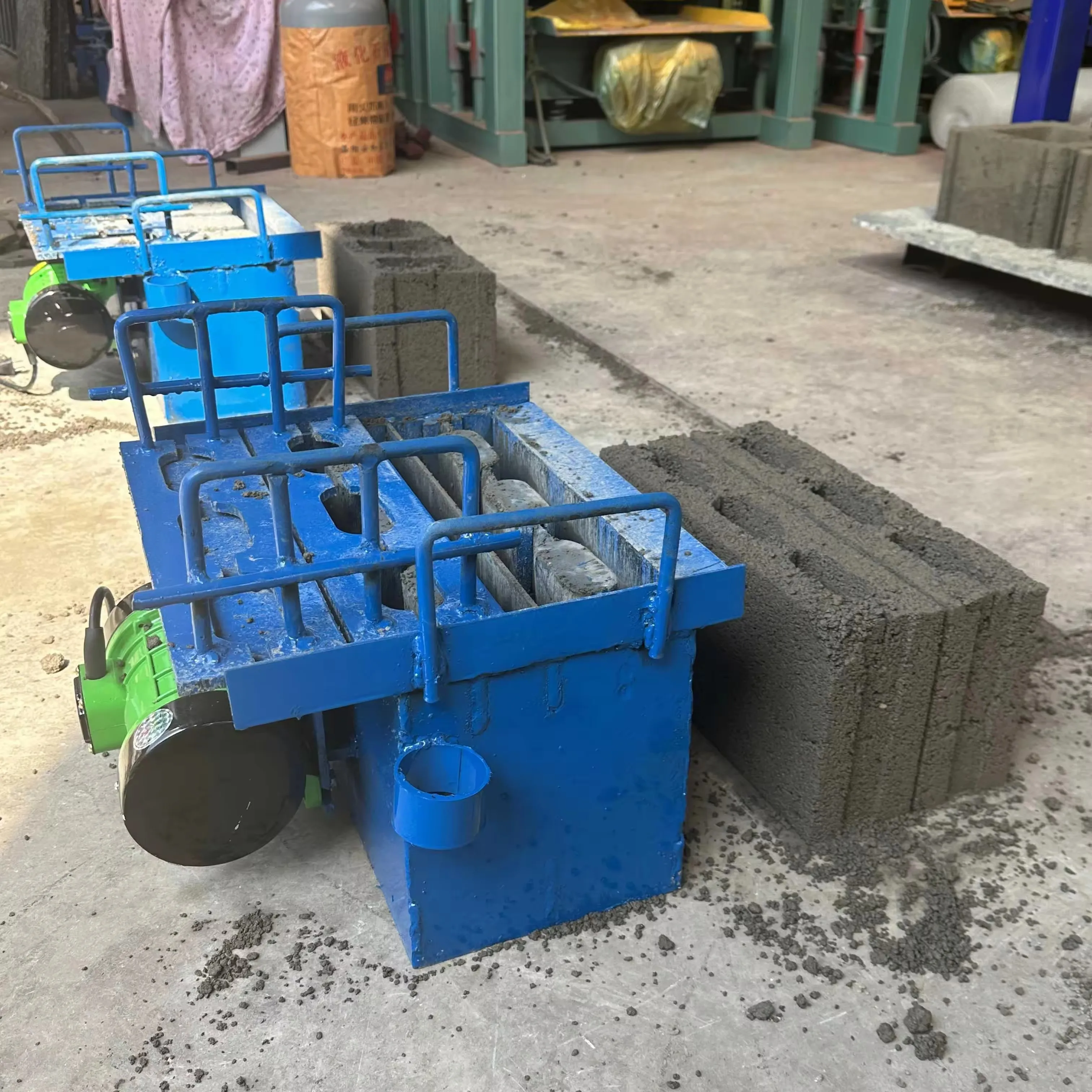 Electric paver press laying moulding brick mold price Small mini hollow cement concrete block making machine