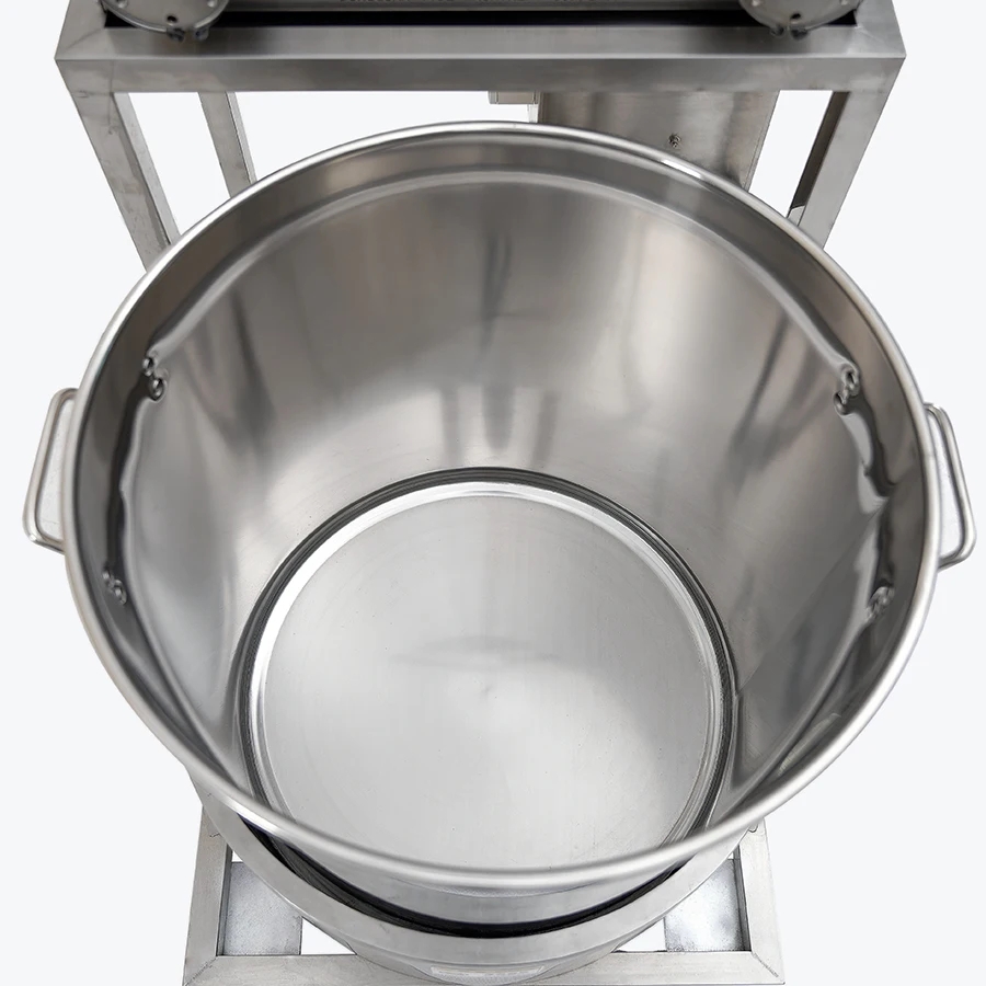 Maquina para fabricar velas de cera de parafina para dispensar cera con crisol