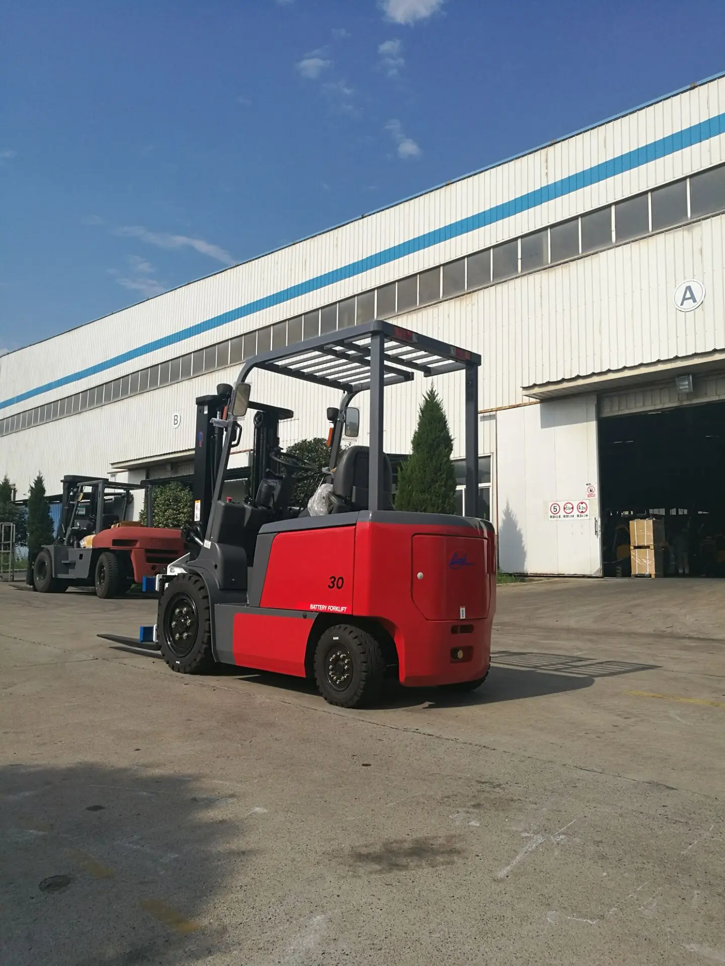  Электрический вилочный погрузчик FB40 4000 кг 4
