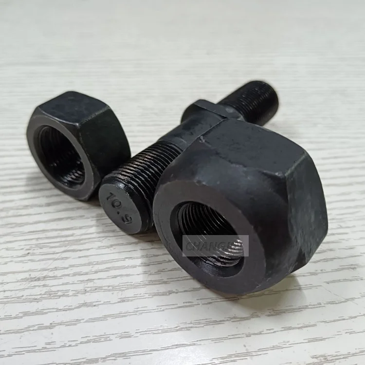 High standard  40Cr Grade 10.9 Front Wheel bolts and nuts for Isuzu