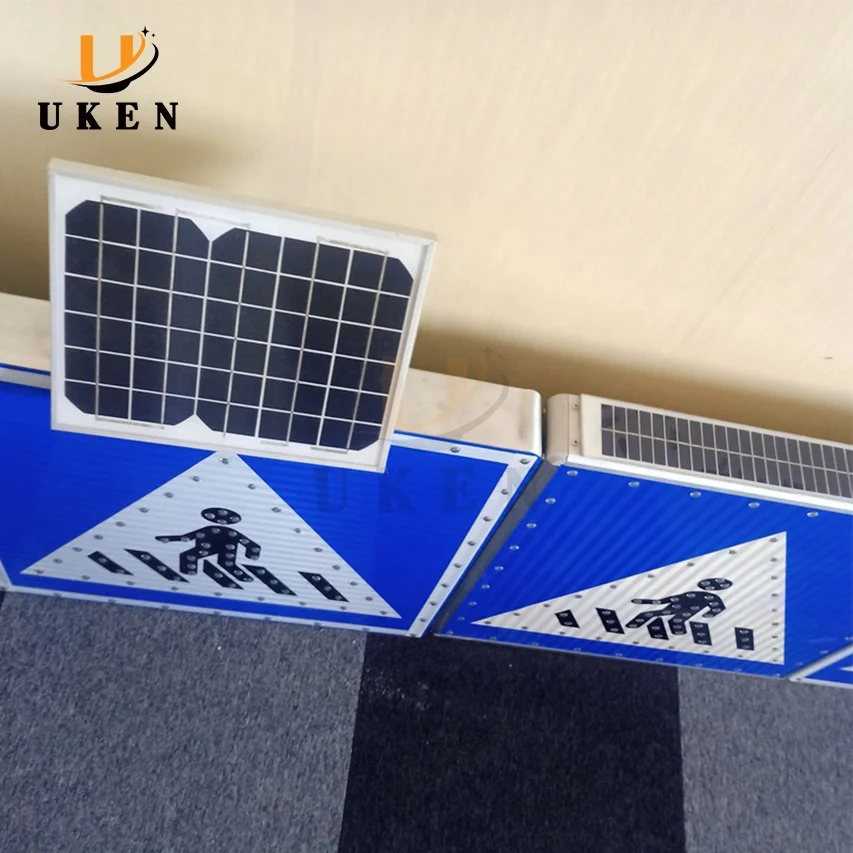 Solar Panel LED Warning Reflector Signs for Road Internally Illuminated Slow Down Flashing Stop Mark Solar Traffic Sign
