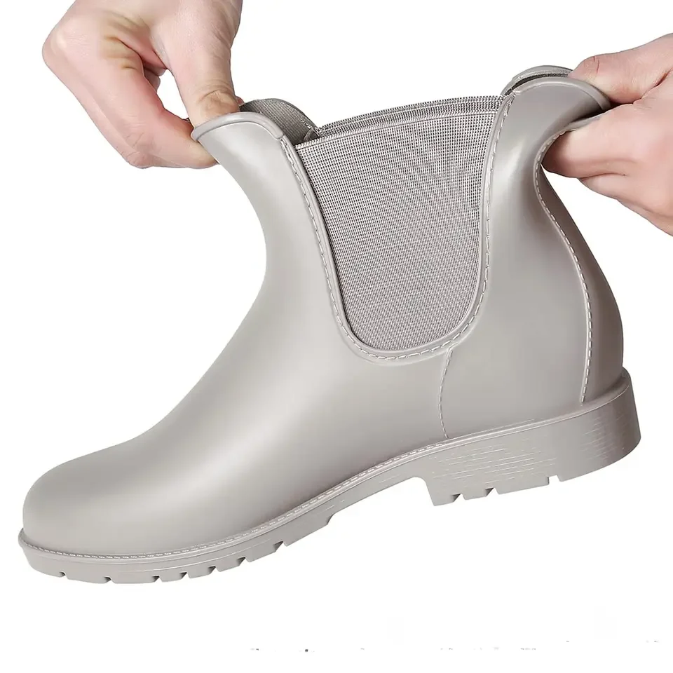 Wholesale Short Gumboot Waterproof PVC Antislip Daily Wear Women Ankle Rain Shoes Chelsea Boots Lady