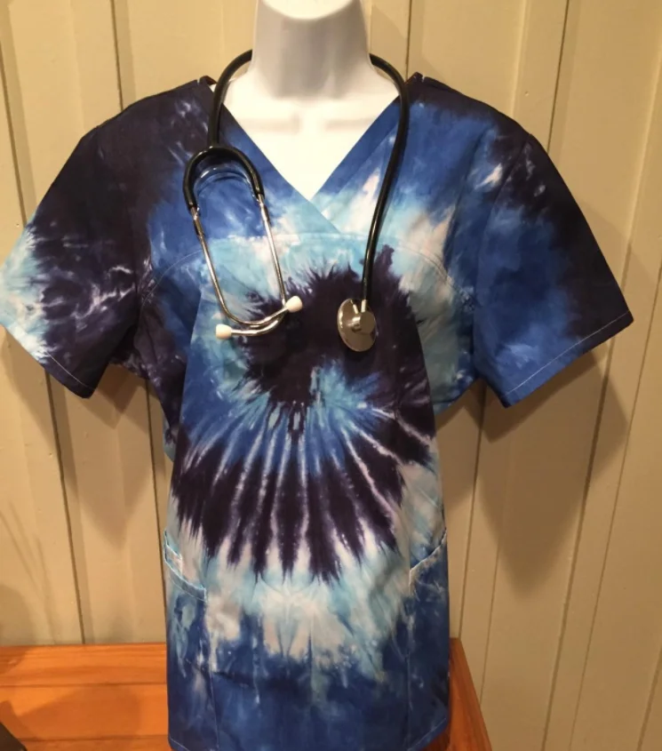 Красочные футболки и брюки с V-образным вырезом, медицинские скрабы, краб для покраски, скраб для медсестер, рубашка для покраски