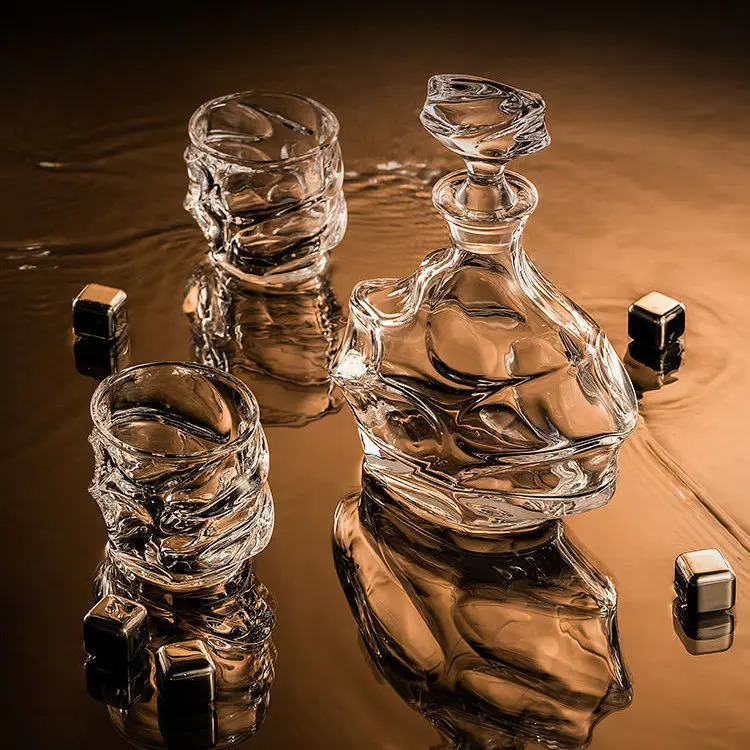 New Arrival High Quality 1000ml Transparent Luxury Exquisite Cutting Process Whisky Glasses Bottle Wine Bottls Set