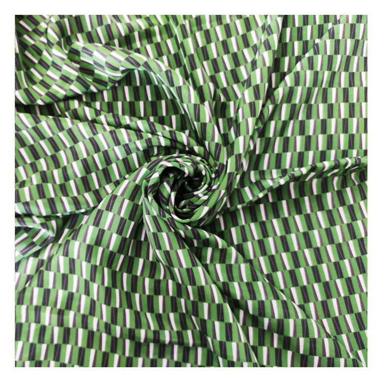 Новый дизайн 19 мм Цифровая печатная зеленая плиссированная шифоновая ткань 100% Шелковая полосатая ткань для постельного белья