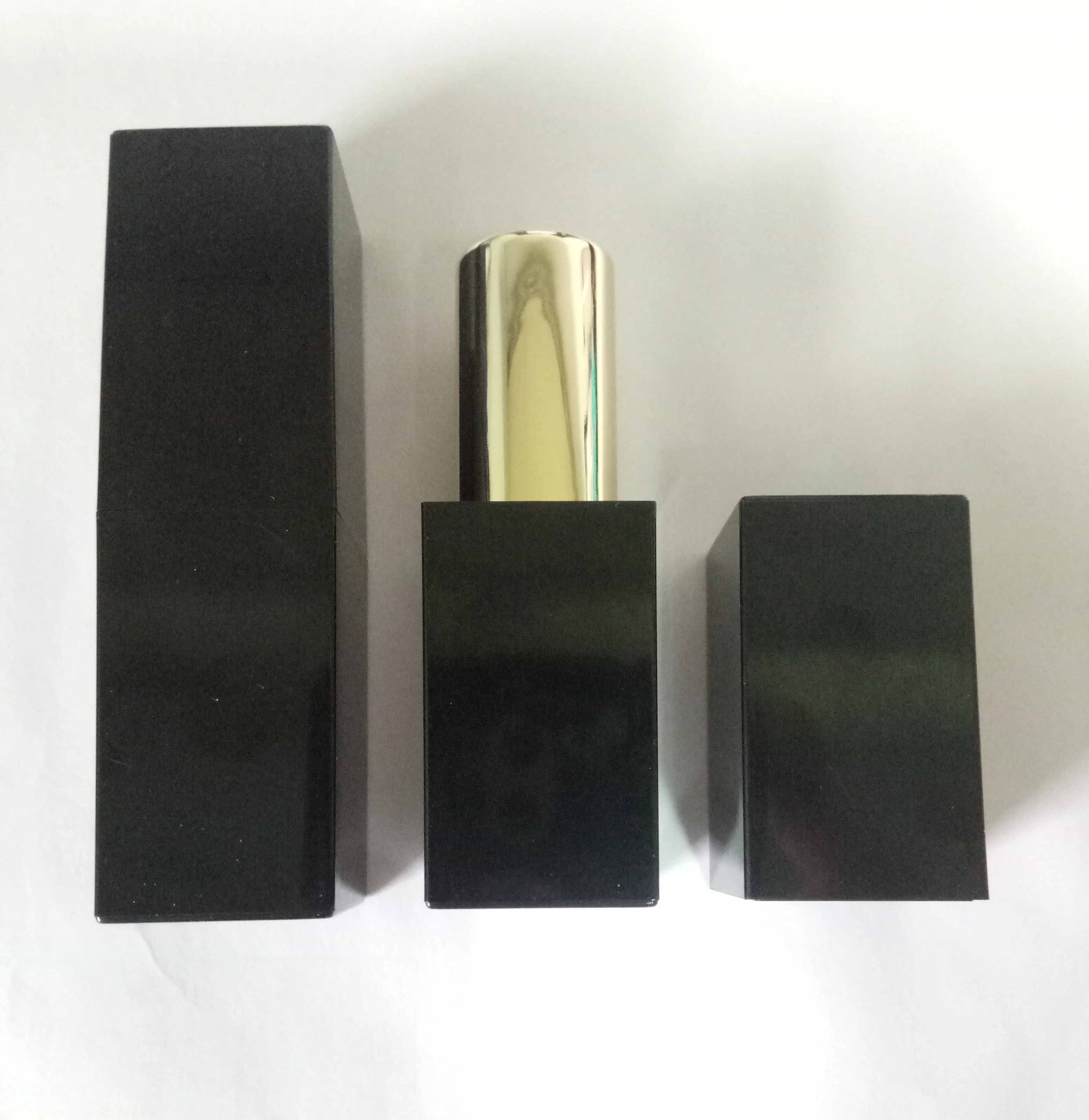 Wholesale Luxury Magnetic Empty lipstick packaging tube Gold Color Do Your Own Brand Lipstick Container Package