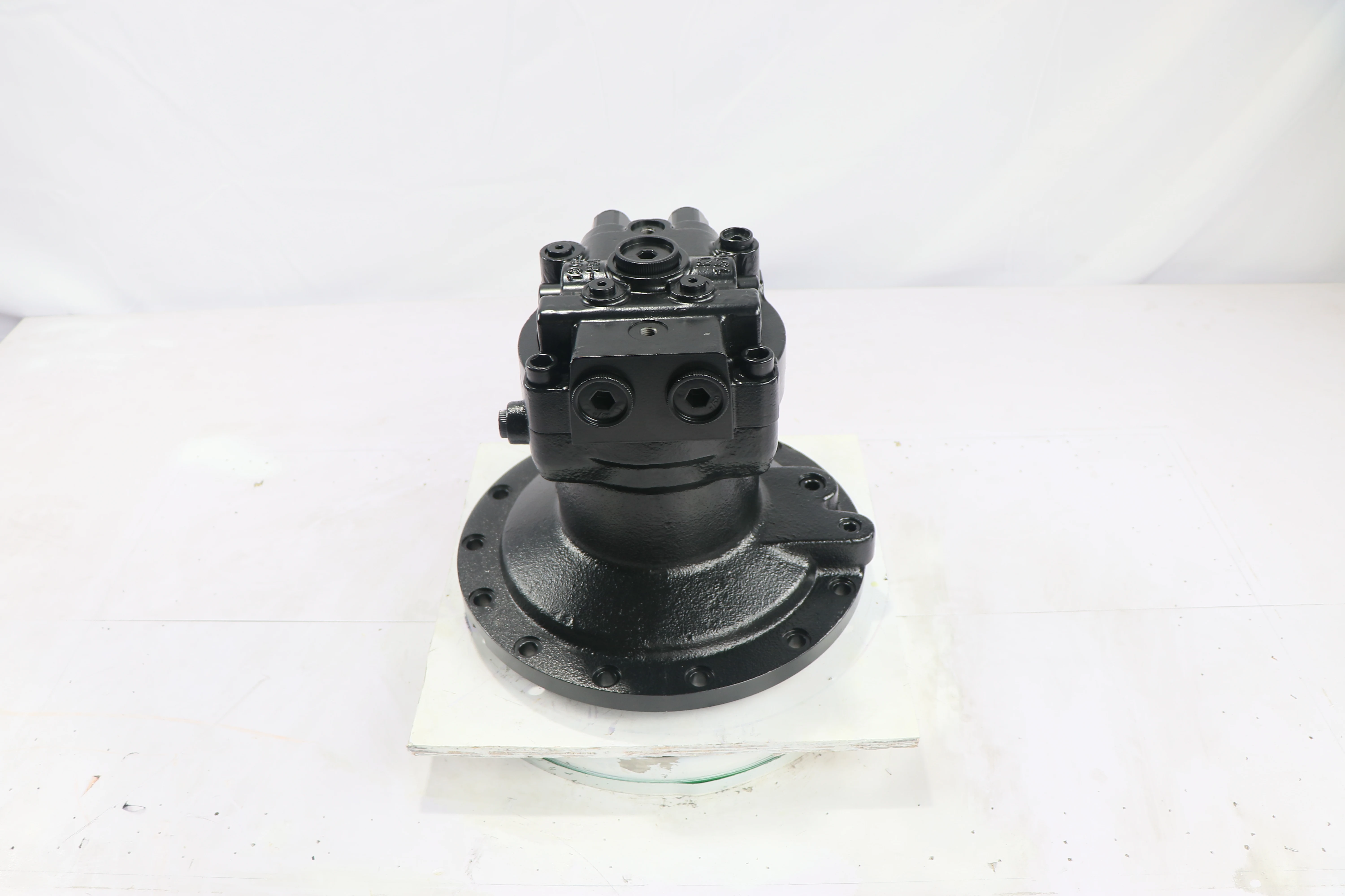 Benling is suitable for SK260-8(SG08-14 hole)excavator spare parts swing motor swing motor assembly