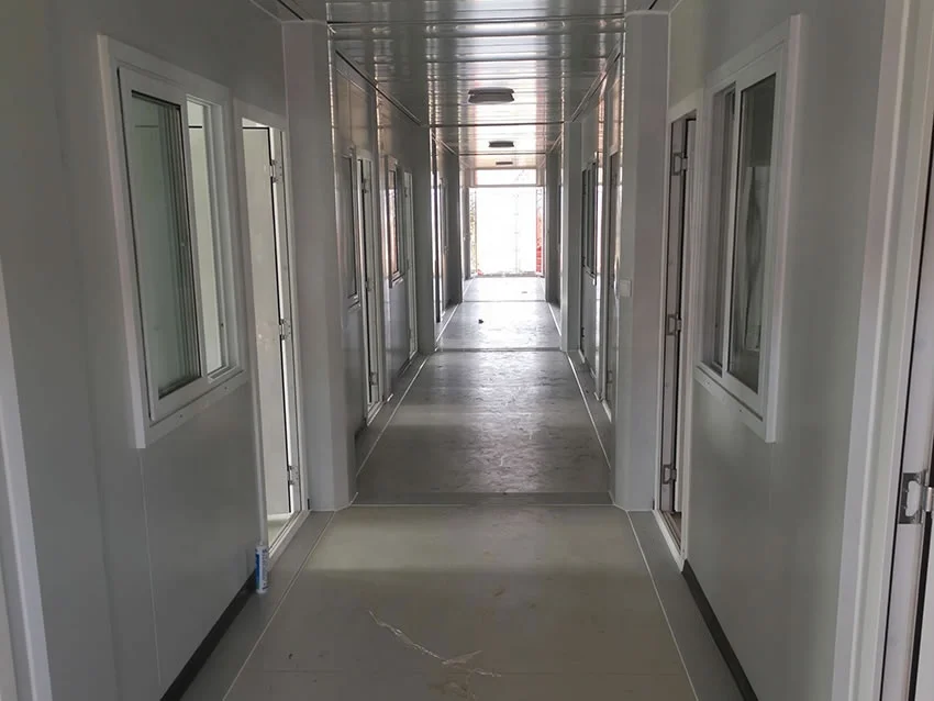 Buildable prefabricated vip living holiday container house waterproof fireproof container accomodation office modern