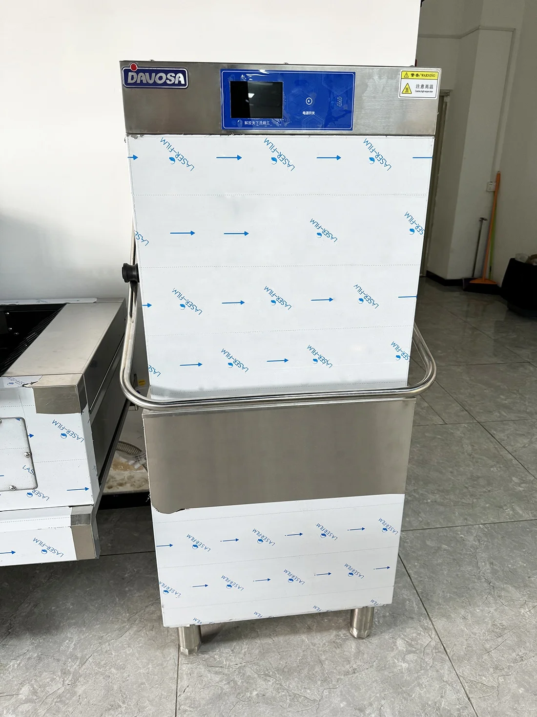 Customizable Commercial Dishwasher 304 Food-Grade Stainless Steel for Restaurants and Hotels Freestanding Type