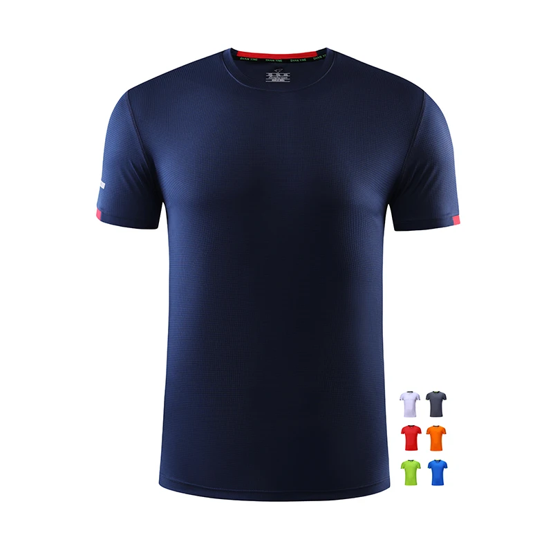 Customized Logo Lightweight 125gsm Sports Tshirt Polyester Mens Athletic Dry Fit Running Shirt