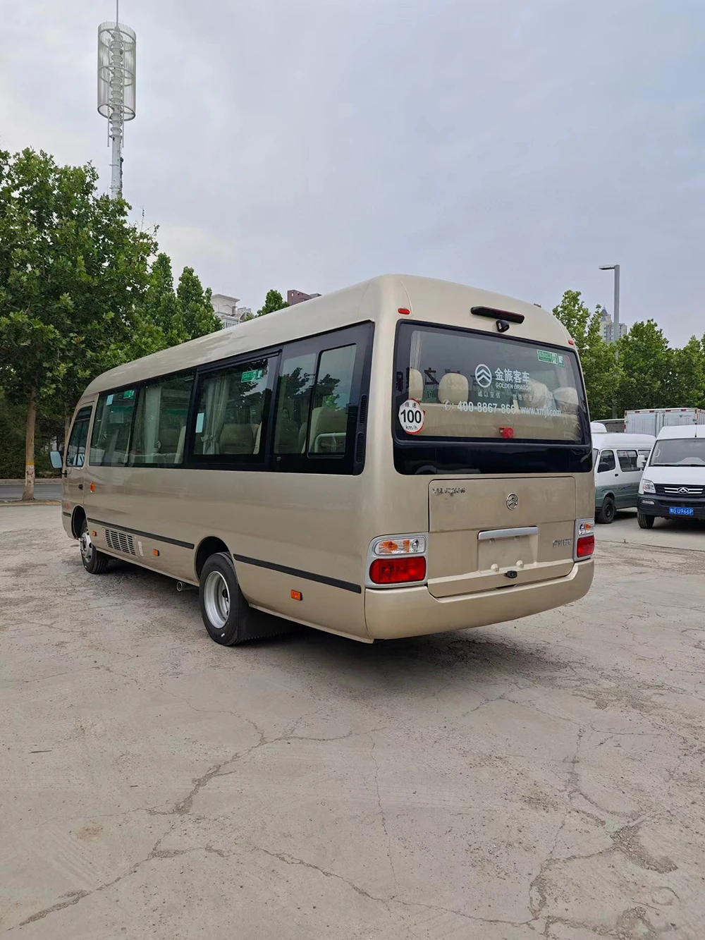High Quality Jin lv XML6729J16 28 Seats Diesel Engine  Tour Passenger Coach Bus for Sale