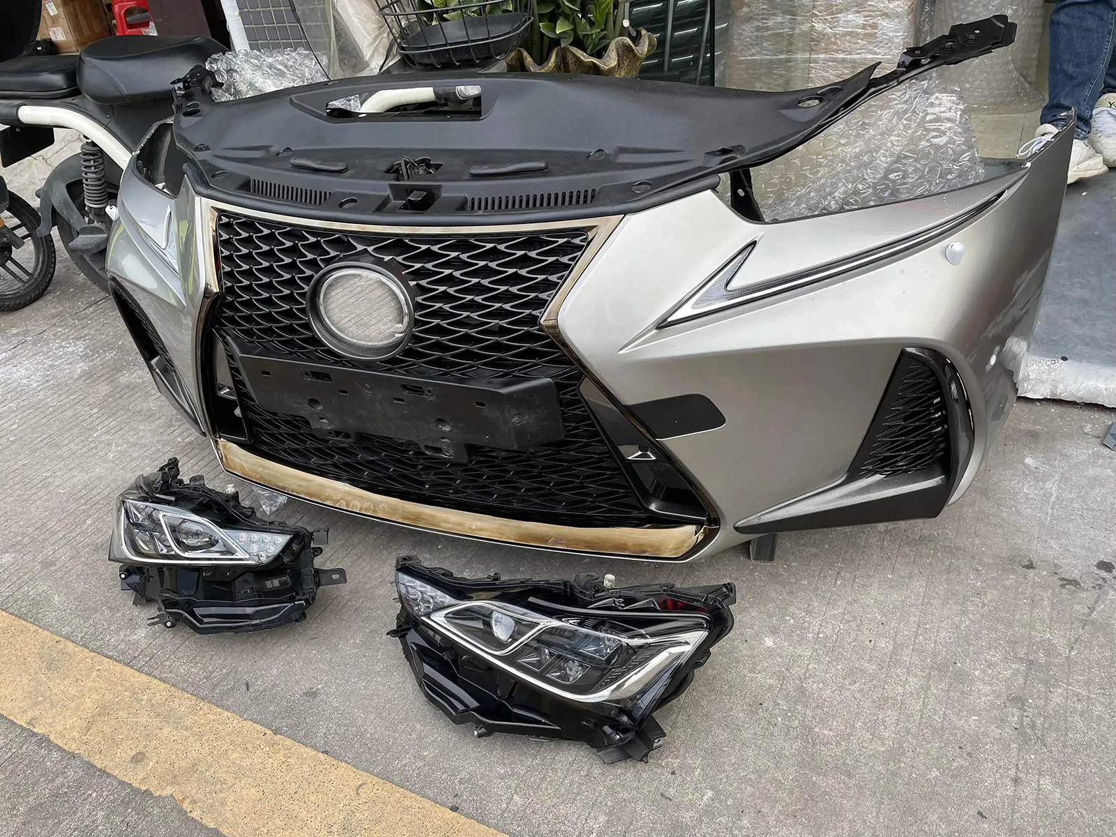 Подходит для Lexus 2013-2019 IS200T переднее лицо в сборе перегородка IS250 F спортивный передний бампер IS300 все автомобильные аксессуары