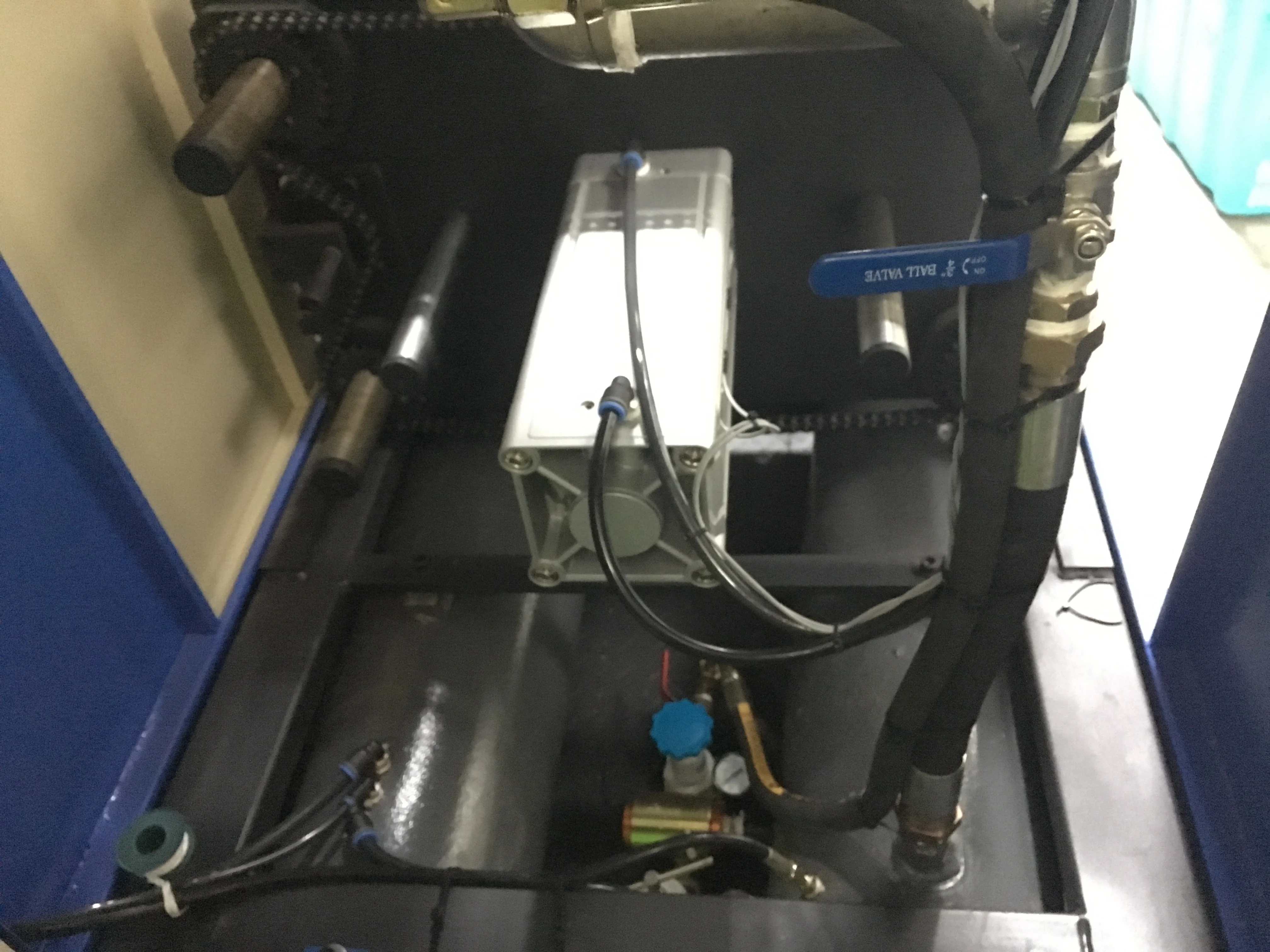 Машина для выдувного формования мини бутылок Pet