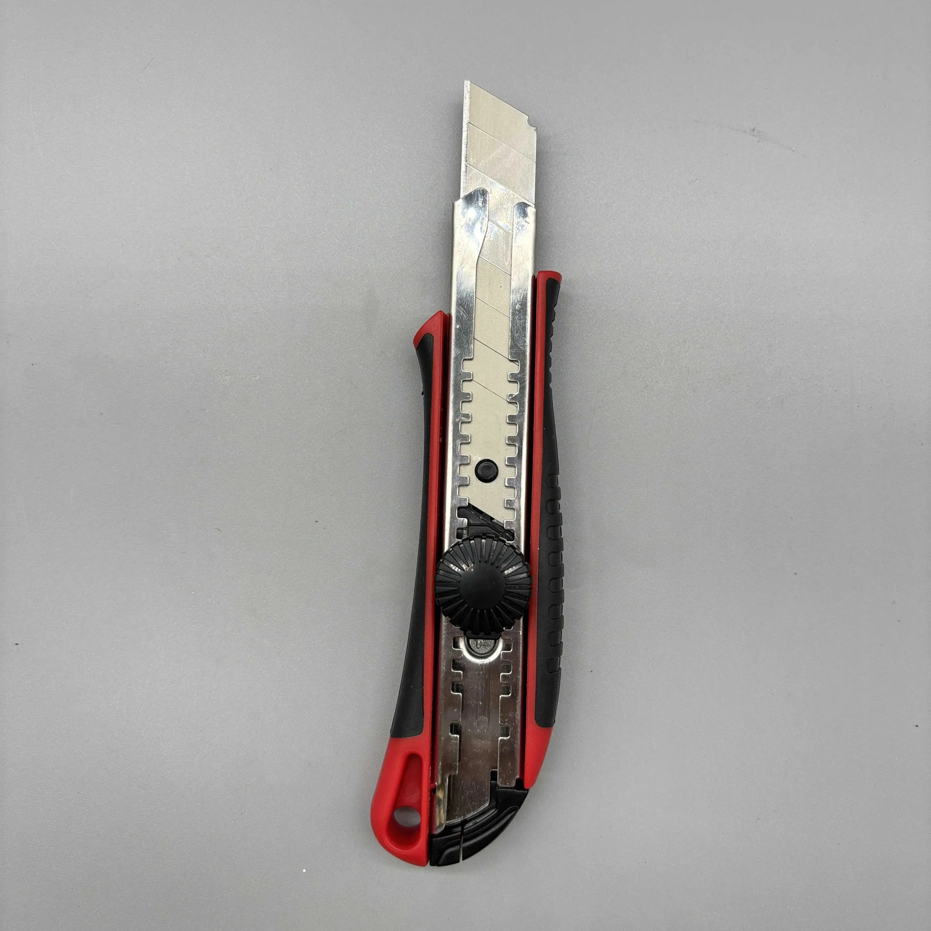 Custom Logo Color Rubber Red Utility Knife Box Cutter ABS Handle Steel Retractable Art Knife