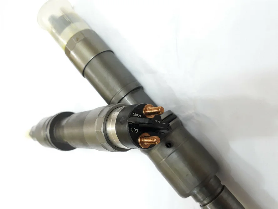 common rail injector 0445120019 0445120020 with nozzle DLLA150P1076 injector diesel 0445120019 503135250 for Renault trucks