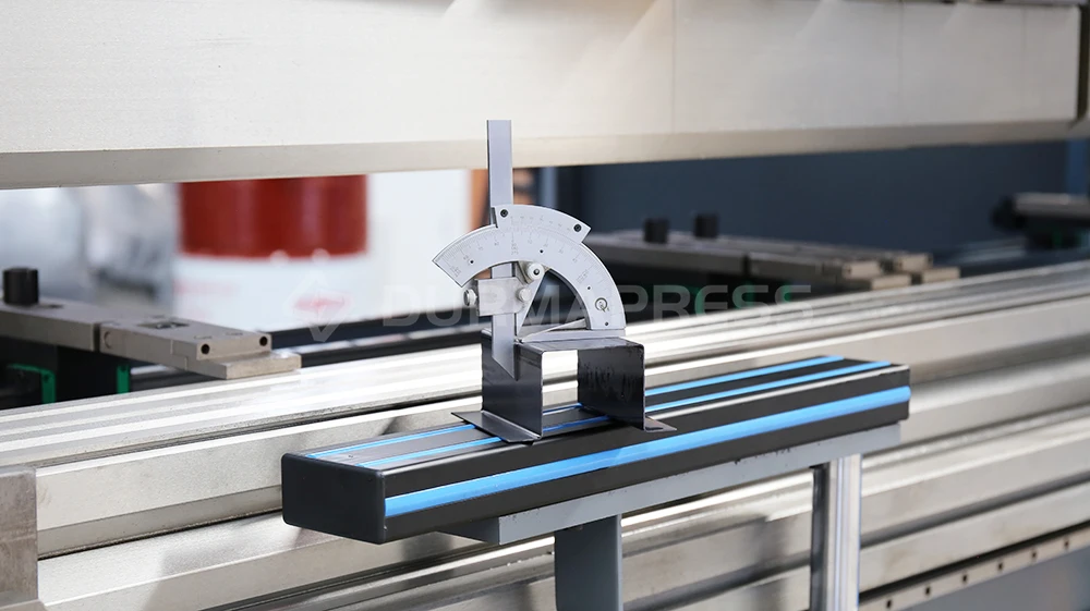 Functional E310P 160T/4000 Servo CNC Controller Press Brake Machine Sheet Metal Hydraulic Plate Bending Machine
