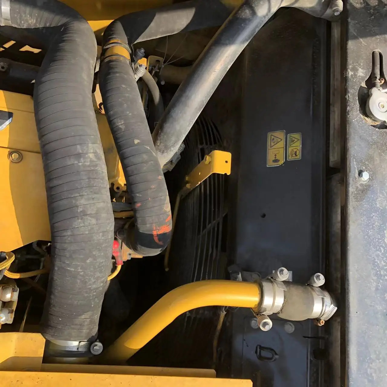 cat 320d used excavator yellow