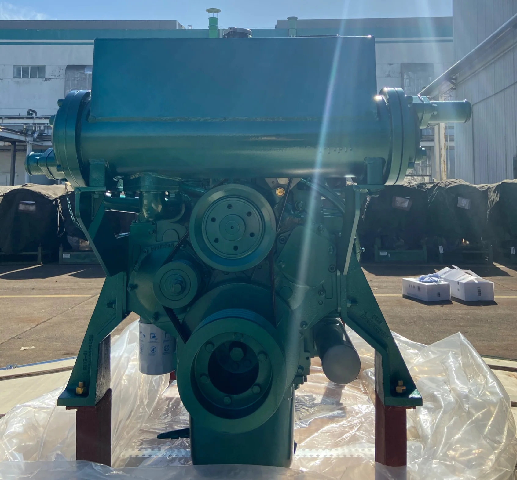Sinotruk горячие продажи завода 202kW-240kW 275HP-325HP 4 тактный 6 цилиндров WD615.46C Судовой двигатель внутри для лодка корабль