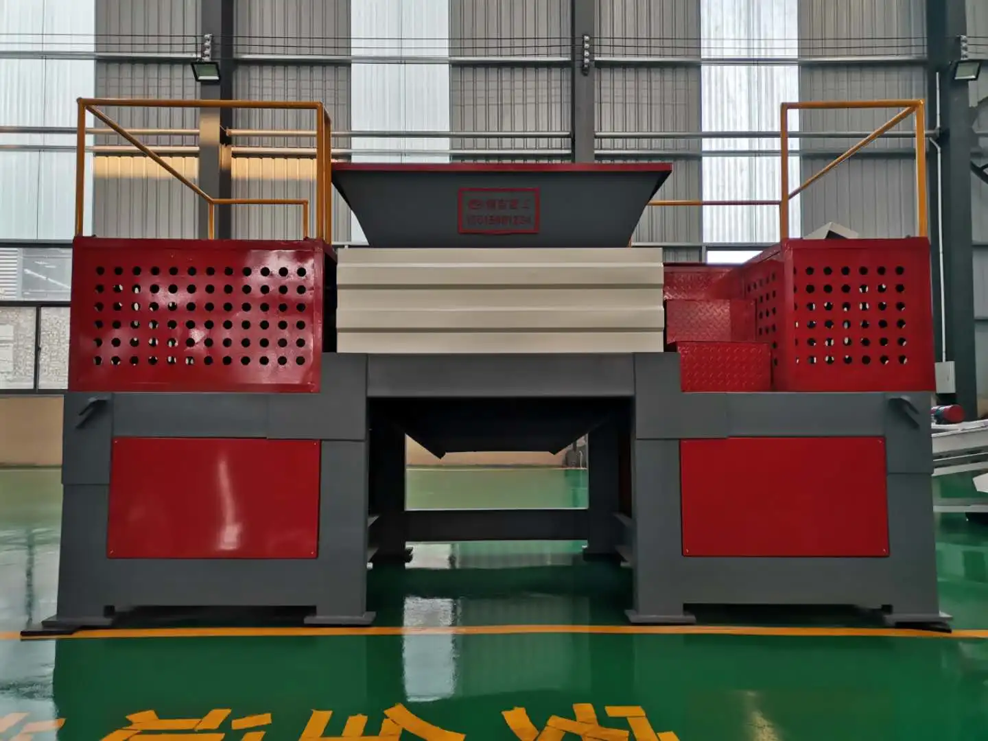 Factory Price Car Truck Tire Shredder Machine