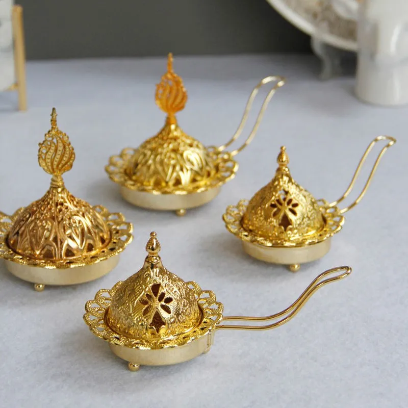 Hot selling gold hollowed out Middle Eastern Arab small incense burner metal aromatherapy sandalwood furnace tower