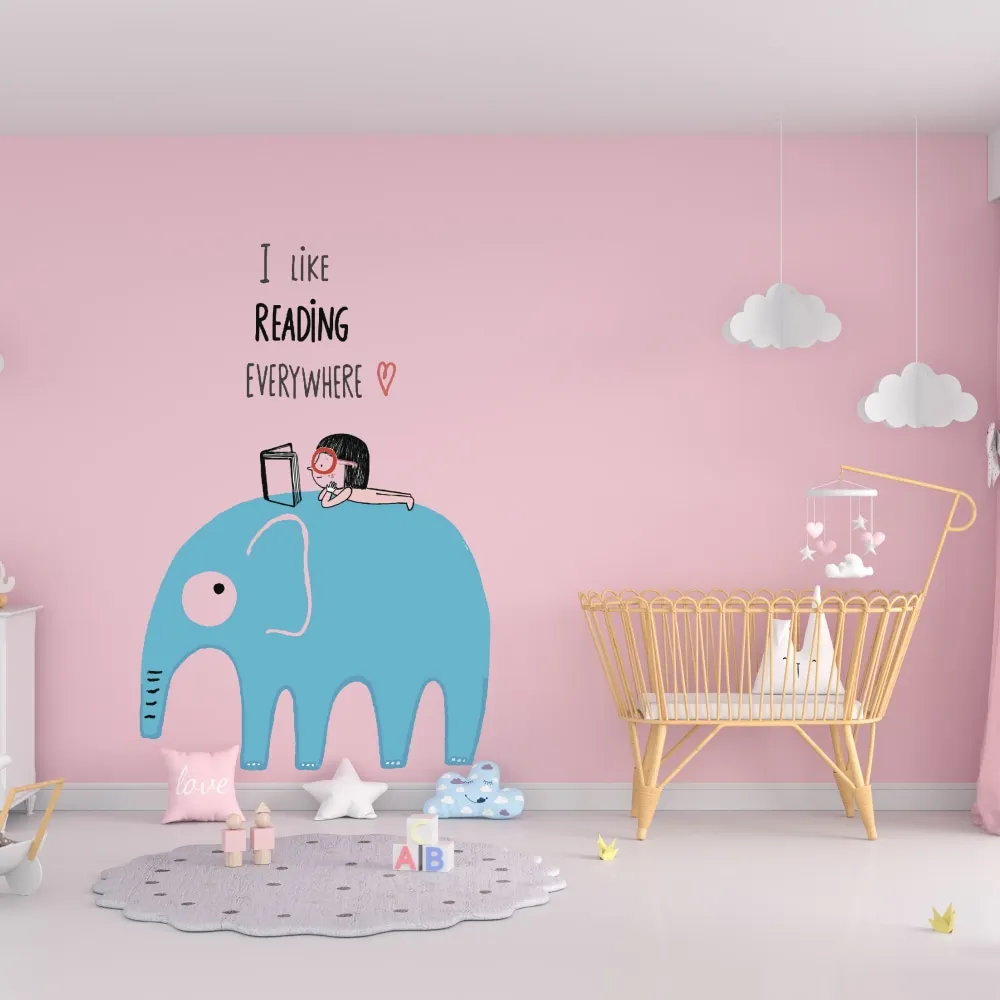 Наклейка на стену с мультяшным слоном и верблюдом