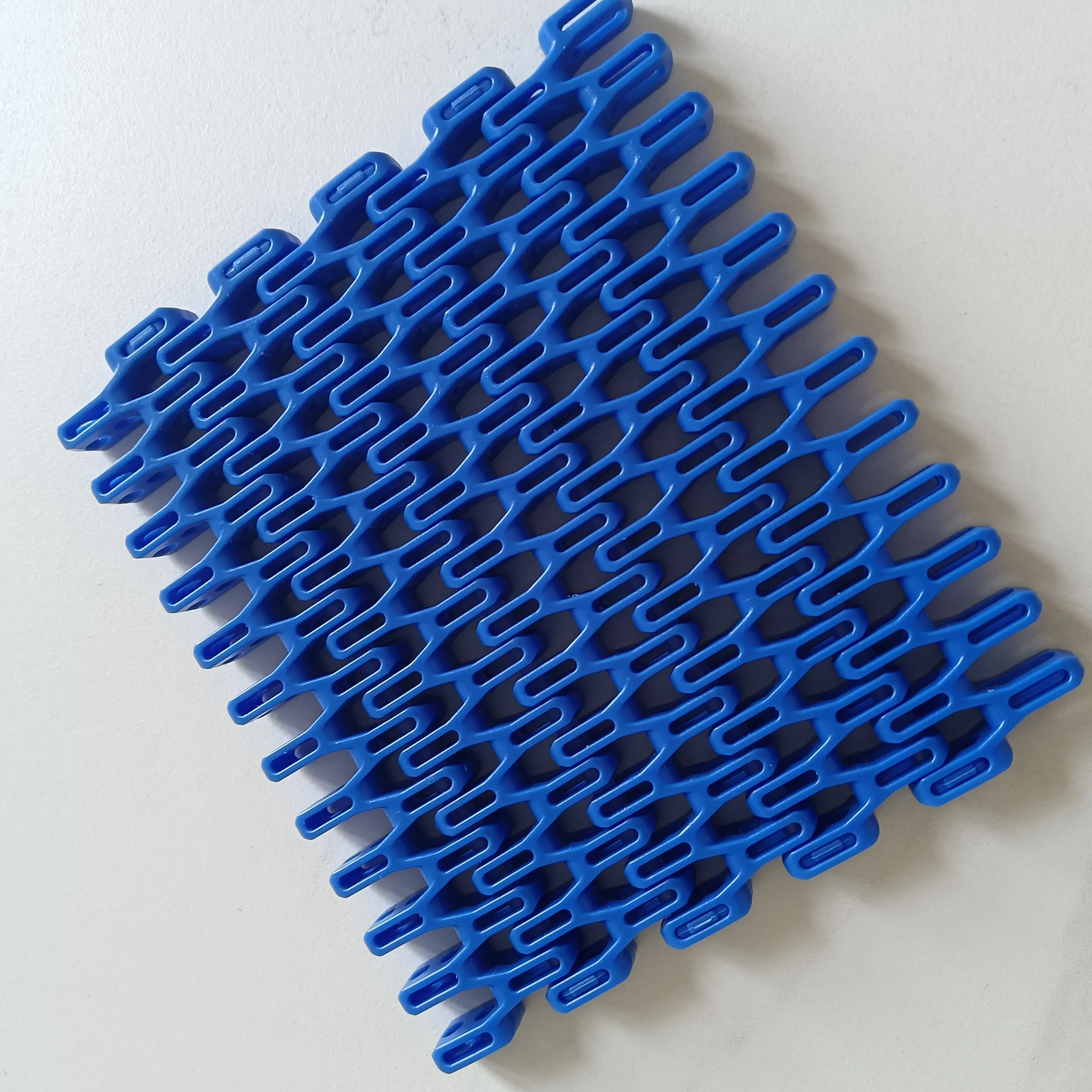 7100 pitch 25.4 Pop-up Cleated Modular Conveyor Belt for Inclined Conveyor