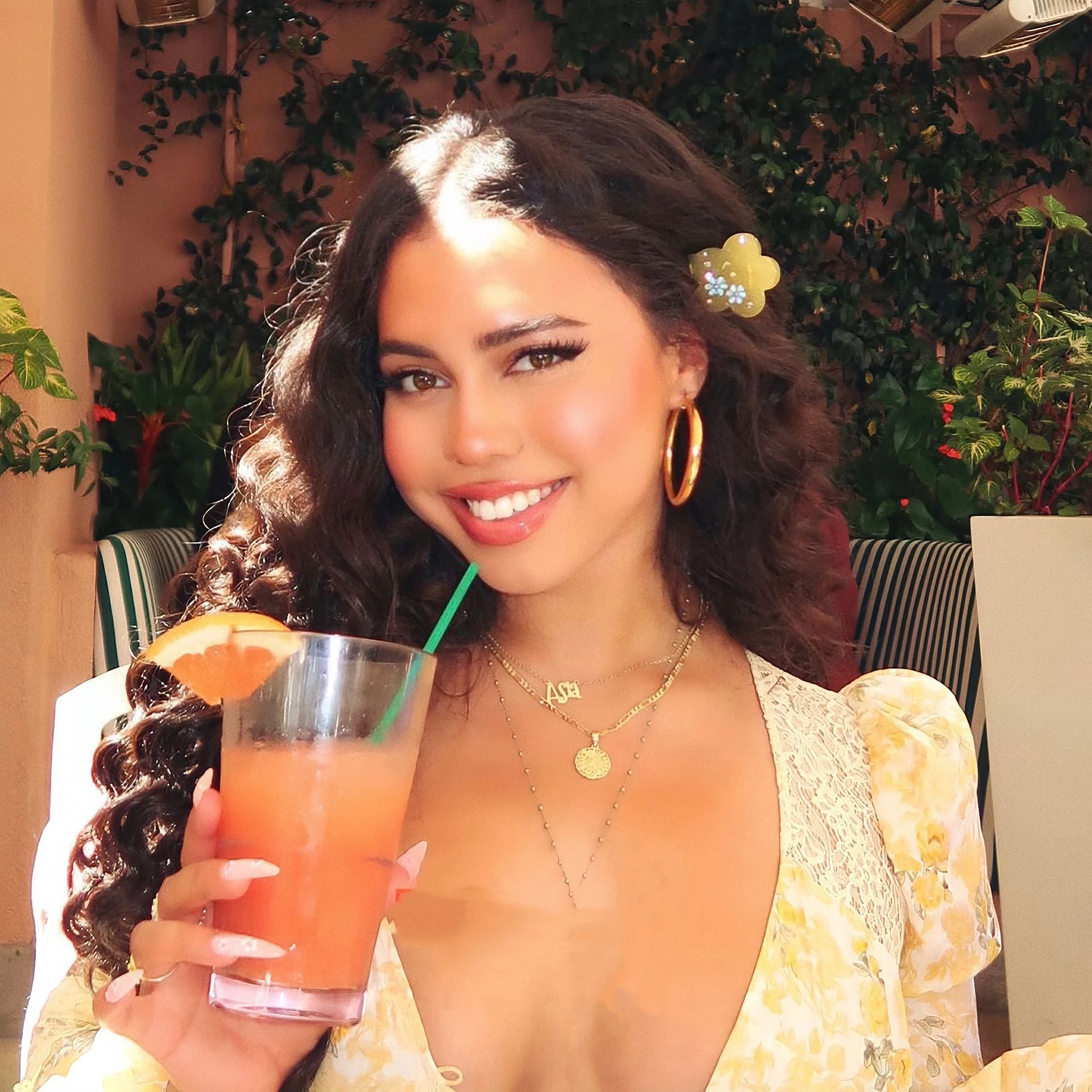 CHENGHE Wholesale Custom Acrylic Acetate Flower Hair Claw Clips for Women Korean Cute mini Crystal Baby Accessories