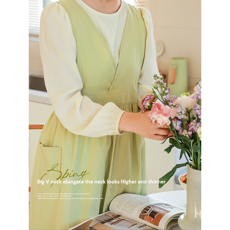 Original design French Style Large V-Neck Cotton Linen Apron Cross back easy wearing Water-resistant Apron with Two Big Pocket