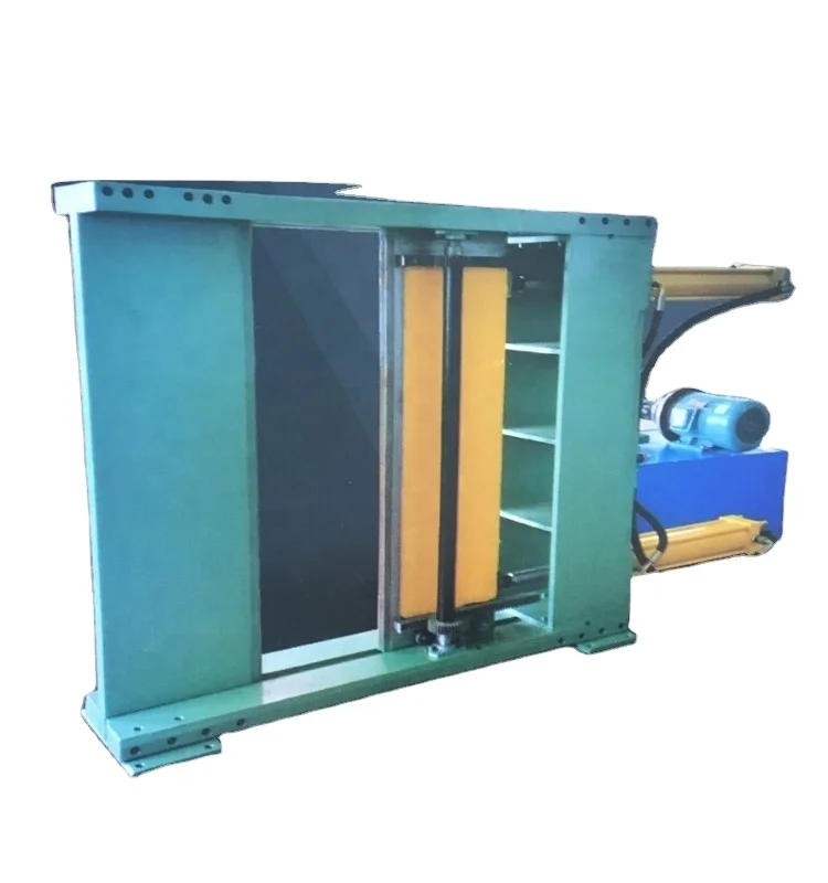 Interlaminar insulation paper folding machine for amorphous foil coil winding