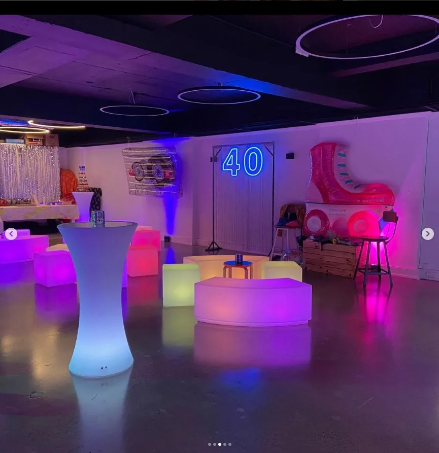 Светодиодная изогнутая скамейка стул светящаяся мебель для вечеринки