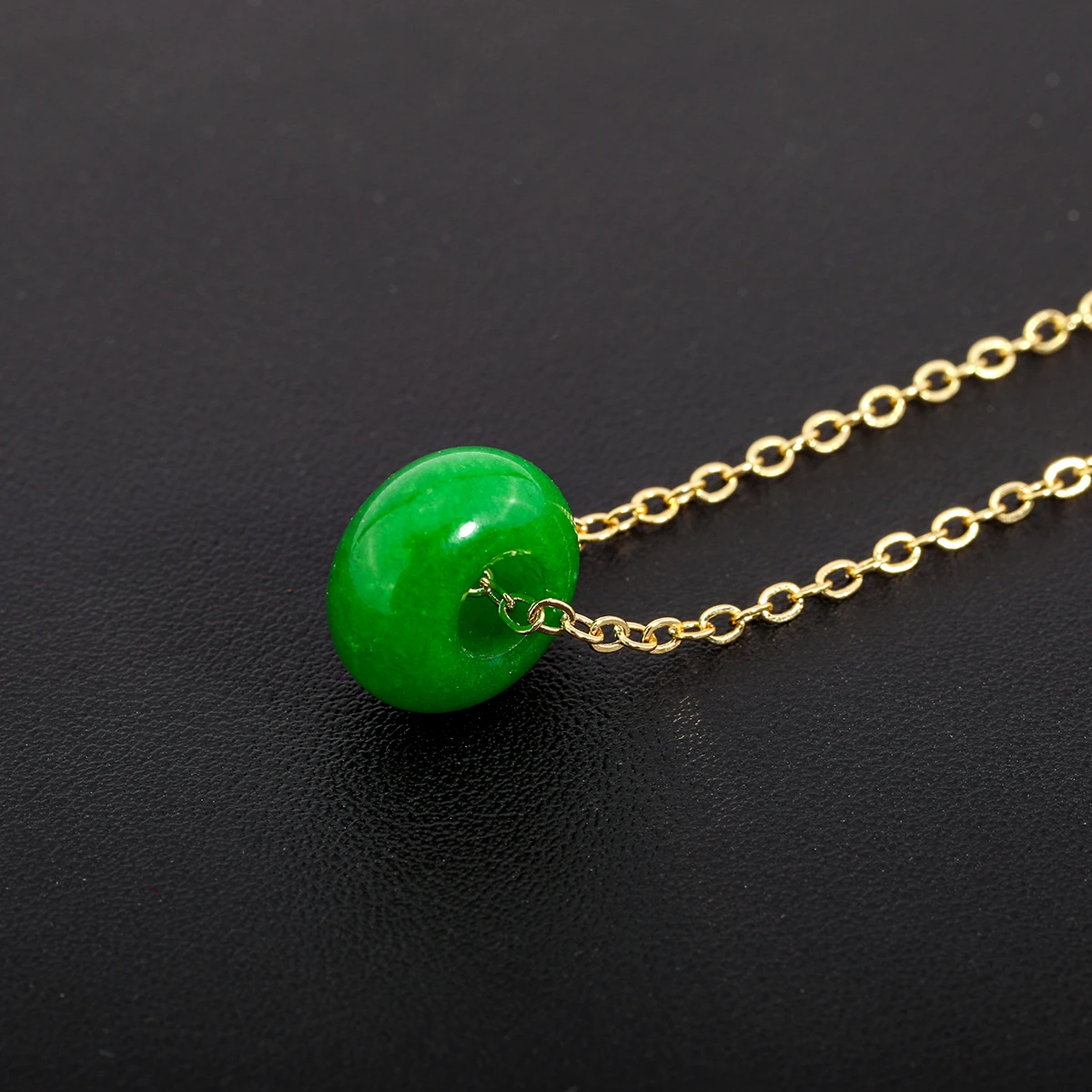 Hawaiian New arrival vinstyle jewelry zinc alloy gold 18k small jade necklace for women men