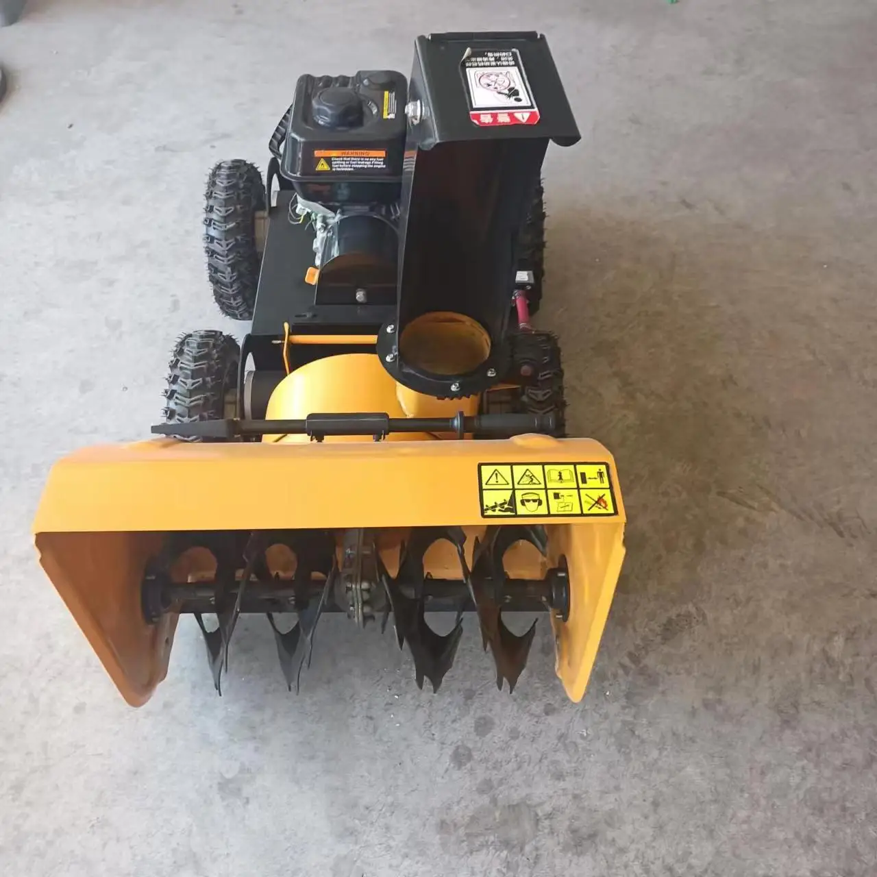 Multifunctional remote control road snow thrower municipal engineering road snow sweeper