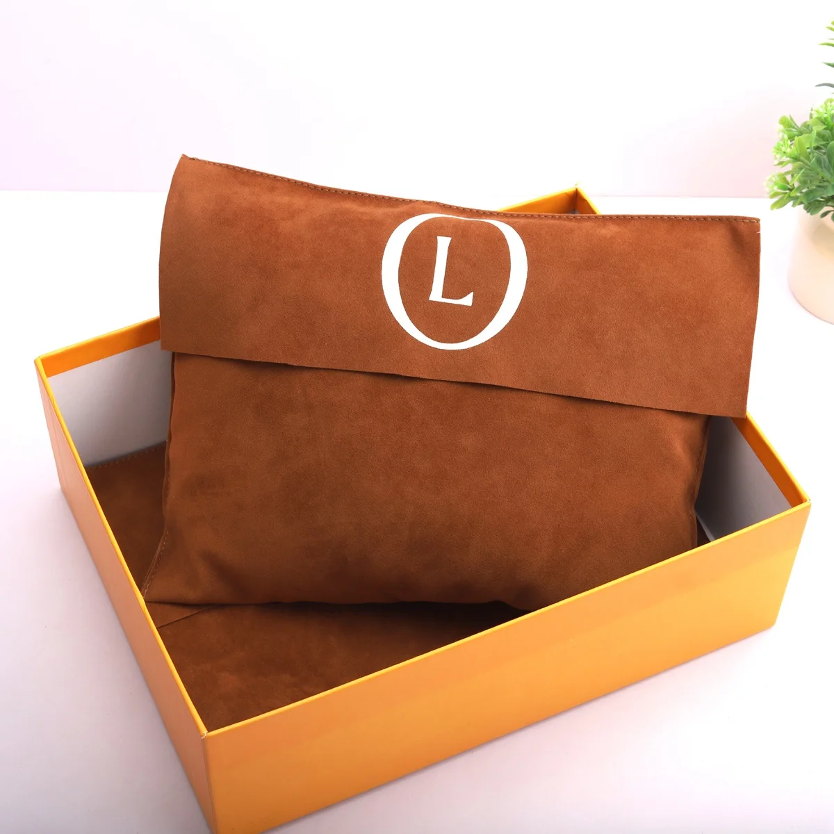 High Quality Brown Velvet Envelope Dust Bag For Handbag Custom Logo Printed Faux Suede Wallet Laptop Packing Dust Pouch