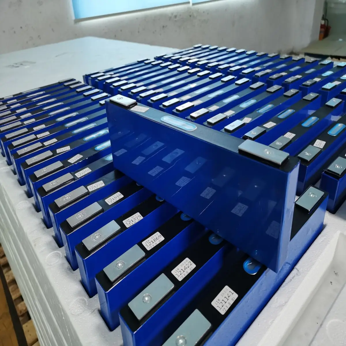 3.7V 117Ah 120AH NMC rechargeable Lithium ion battery cell prismatic CATL battery for EV BMW i3 power