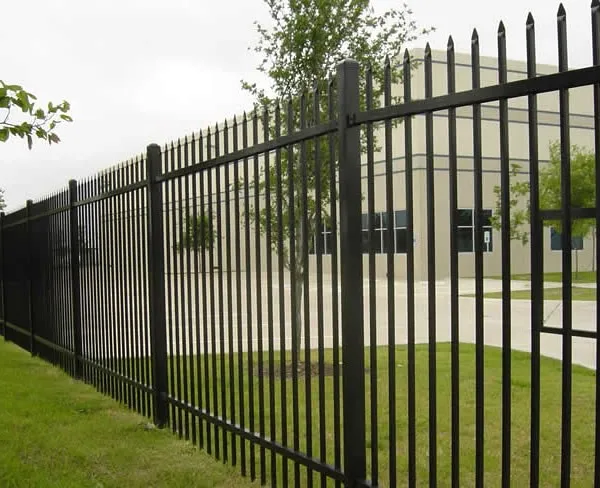 Best-Selling Powder Black Coated Galvanized Wrought Iron Steel Square Tube Designed Fence Driveway Gates Sport Fencing Pakistan