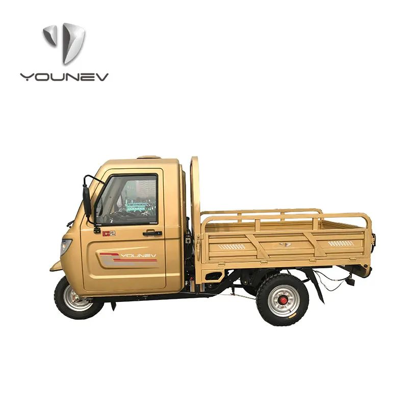 Wholesale 250cc super power engine gasoline tricycle cargo transport truck Motorized tricycles with driver cabin