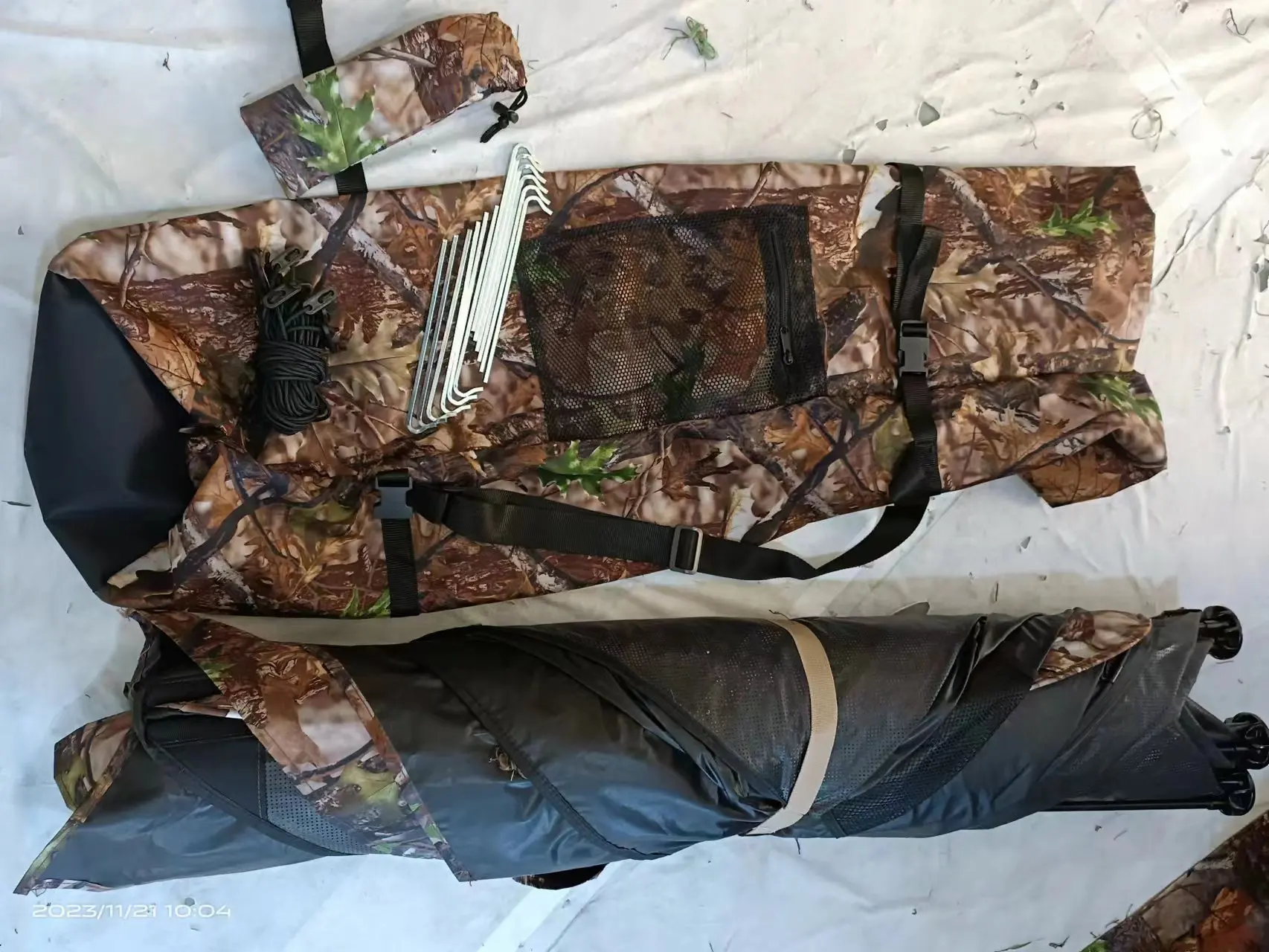 Jhering Customizable 3-Person Portable Hunting Pop up Tent 270 Degree See Through Four-Season Blind Tent for Camping