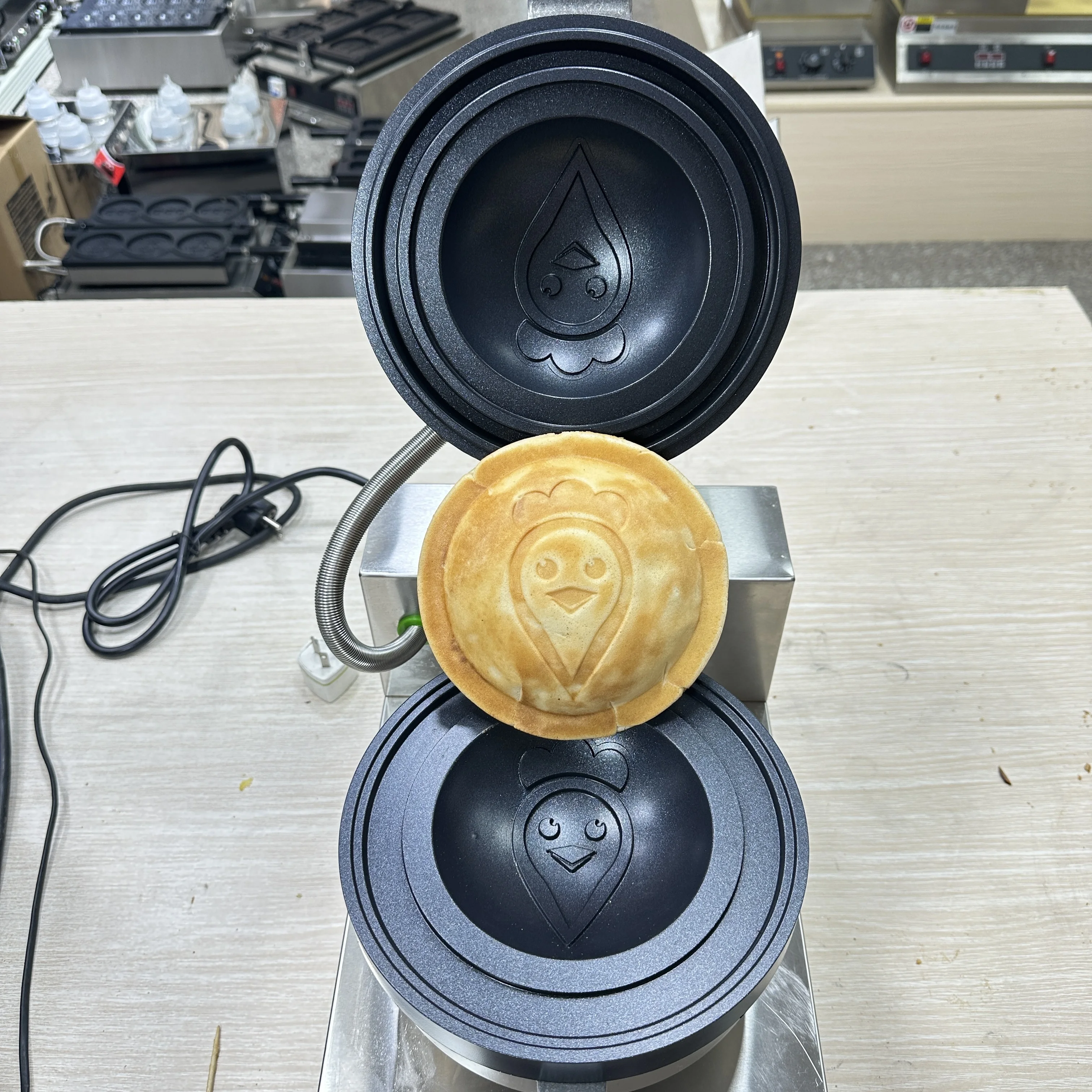 ufo burger maker machines for small business with personalized stamp customized super big mold logo pattern burger machine