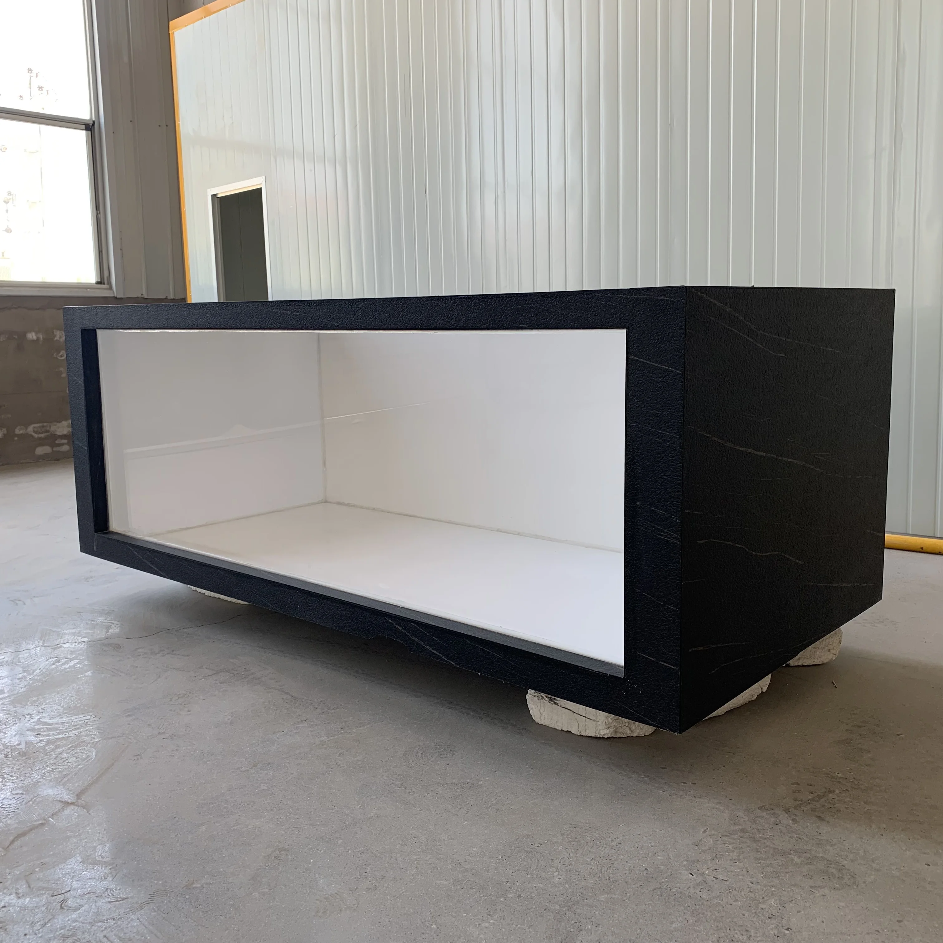 wholesale custom large aquarium big live fish tank fiberglass long ultra clear commercial farming fish tank