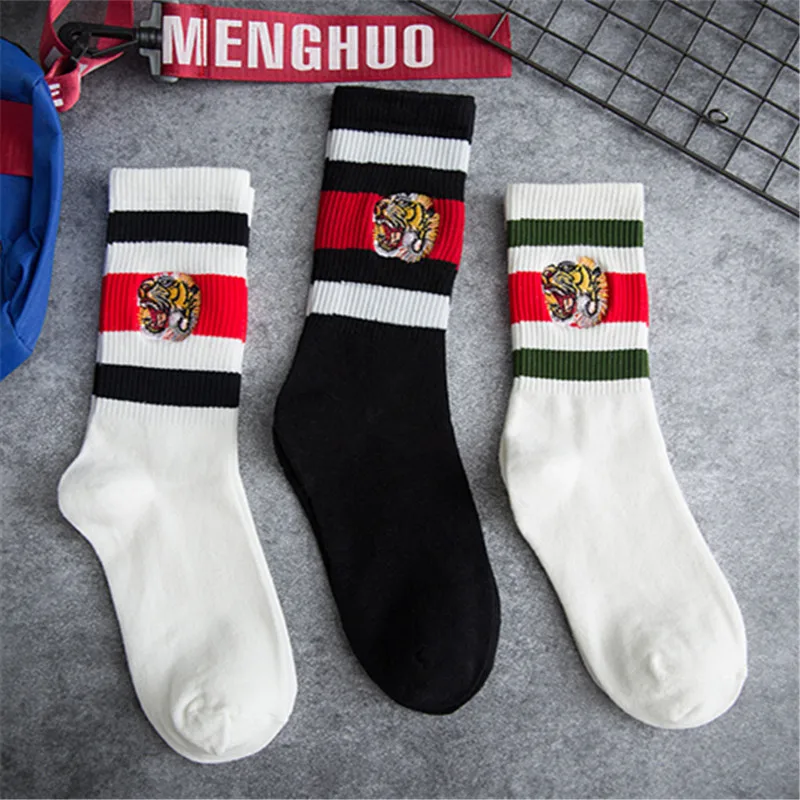 NO MOQ Mens Sport Embroidery Socks With Custom Logo Socks