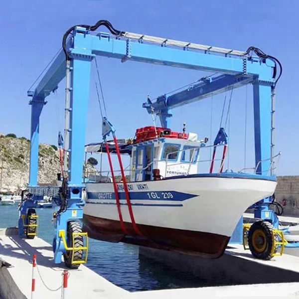 Marine travel lift boat lifting cranes 500 ton 80 ton 45.5 ton mobile boat hoist travel lift price