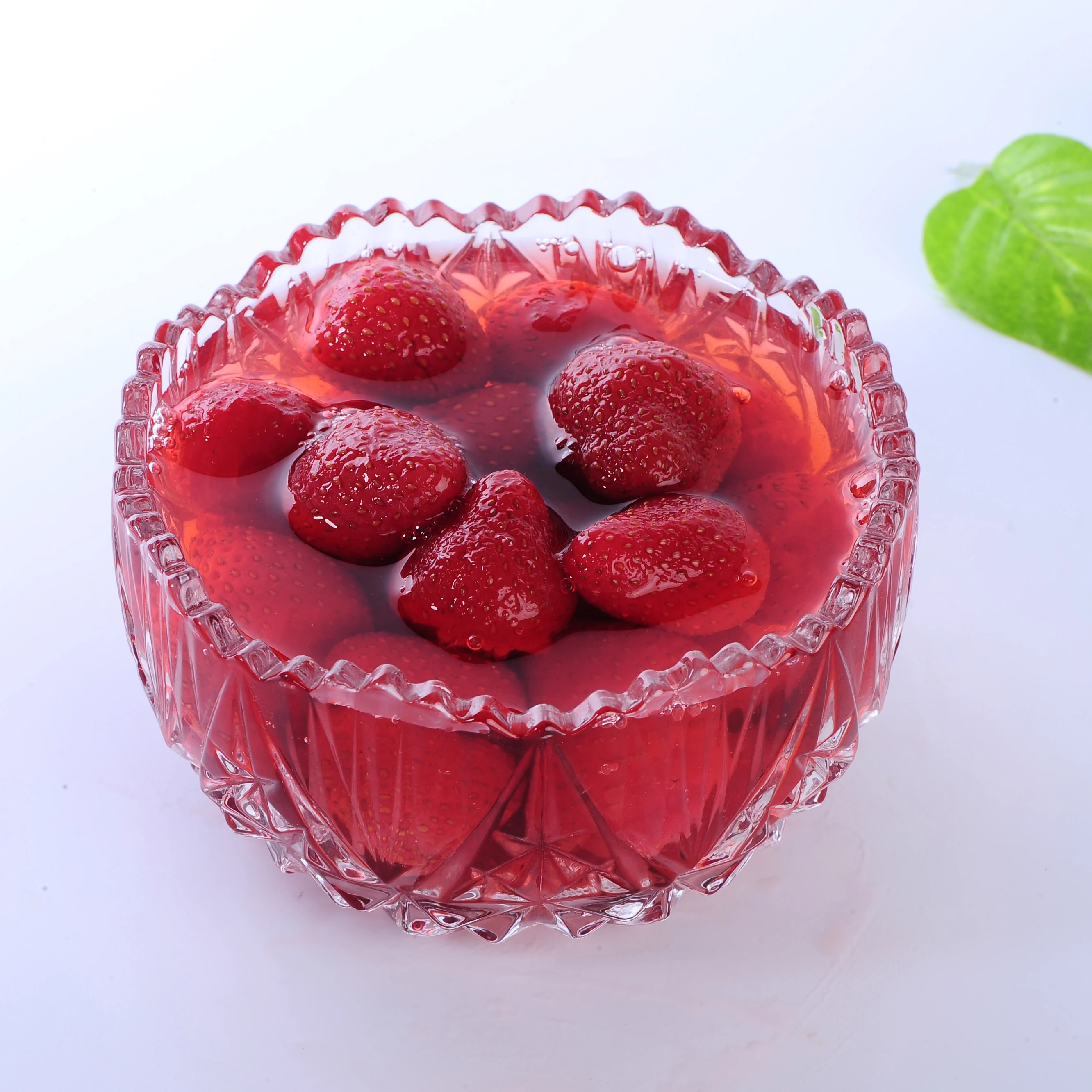 High quality canned and tinned fruit strawberry product glass jar package