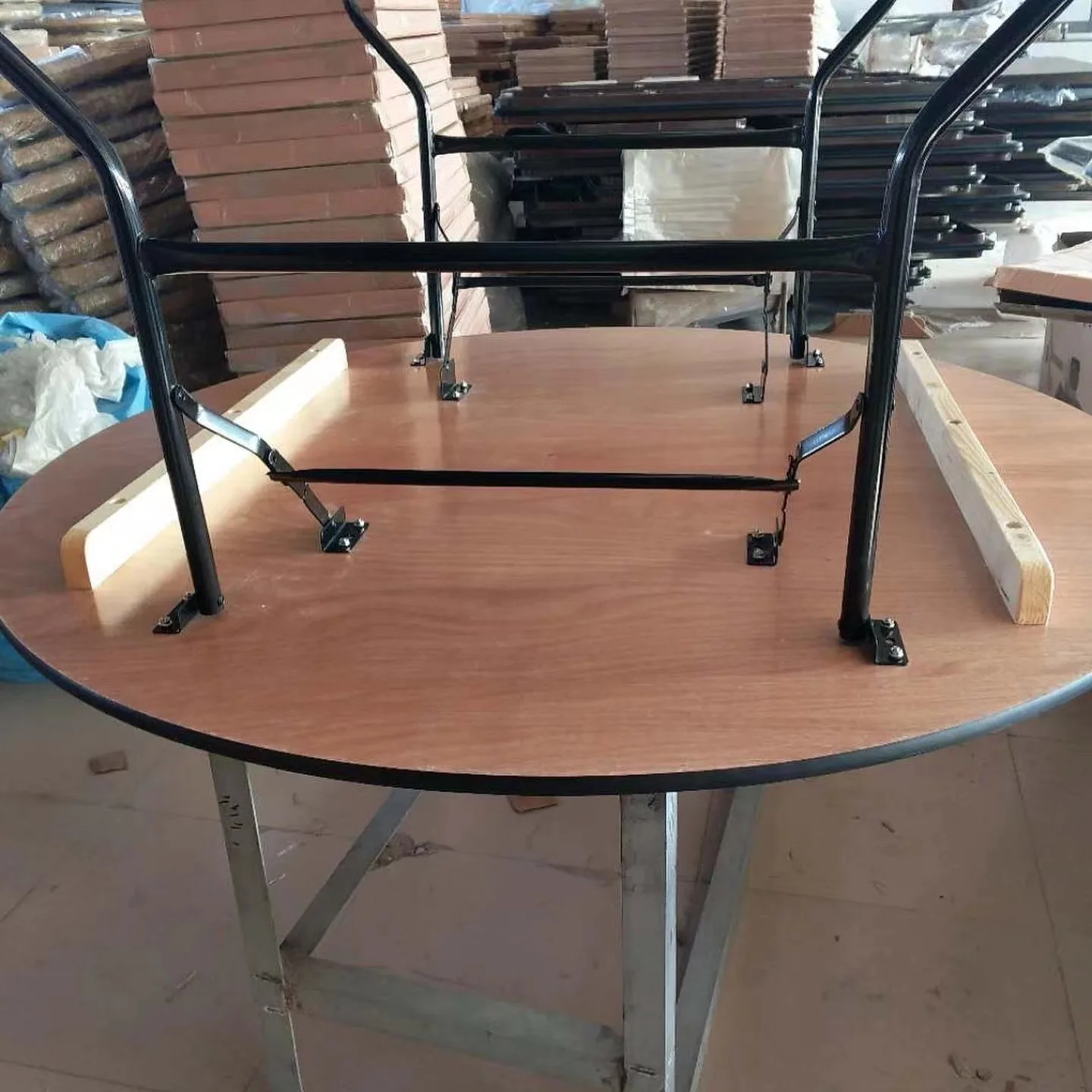 Folding Wood Round Tables