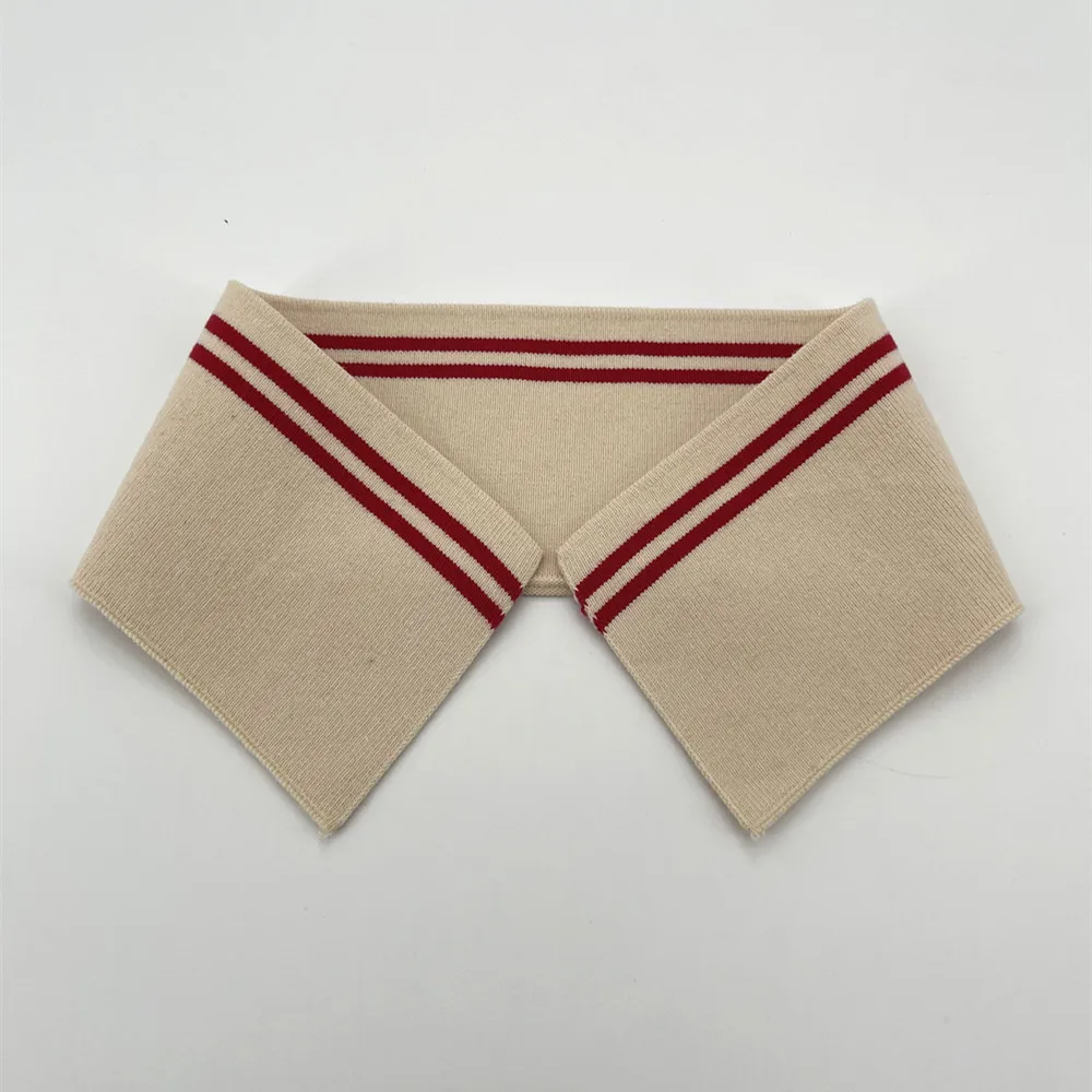 1x1 Плоская трикотажная футболка в рубчик, вырез горловины, воротник поло с наполнителем в рубчик и твердая ткань в рубчик