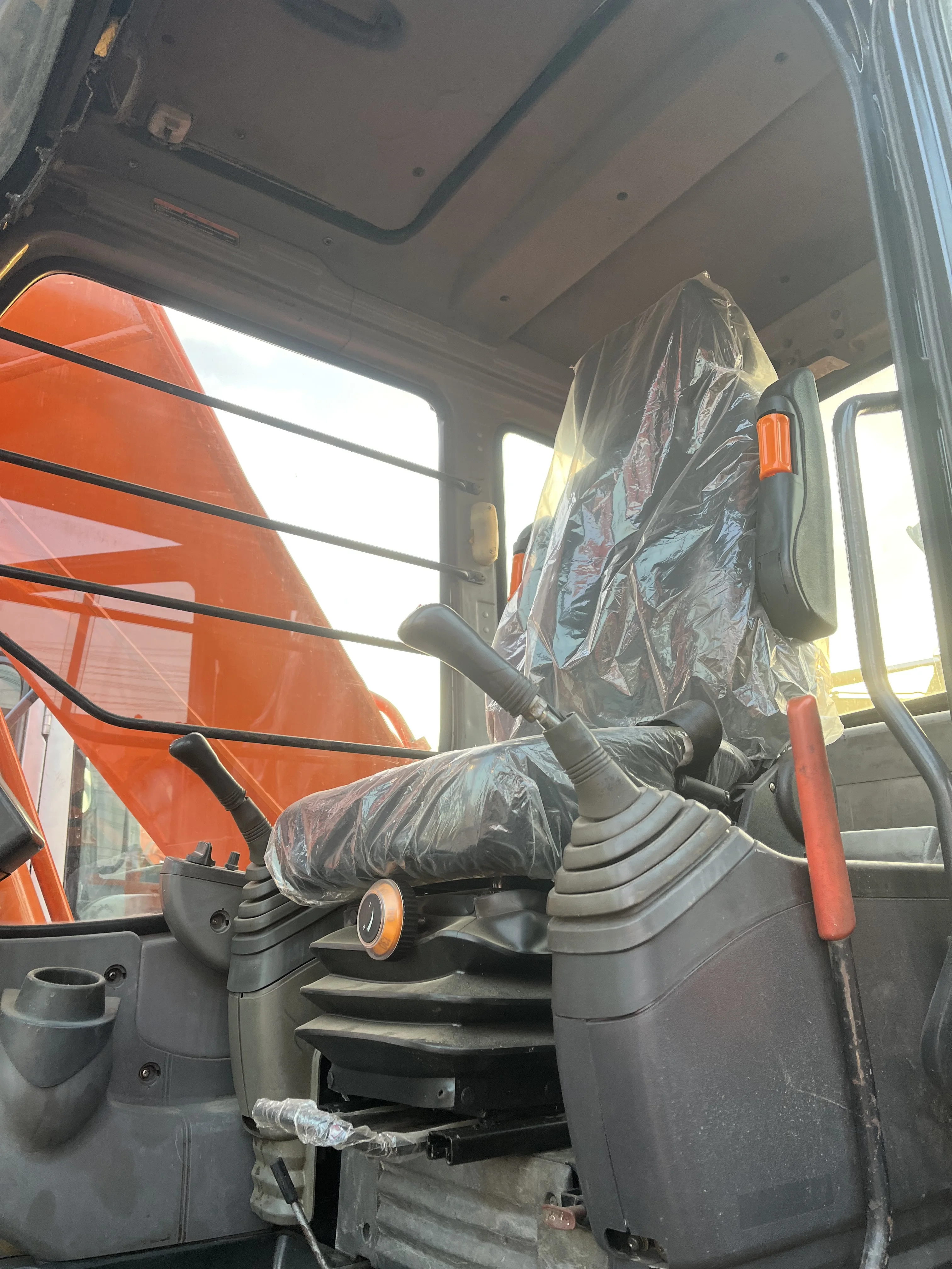 Used Excavator Hitachi ZX200 excavator Japan original  Hitachi ZX100 120 200 240 350 hydraulic crawler low price in stock