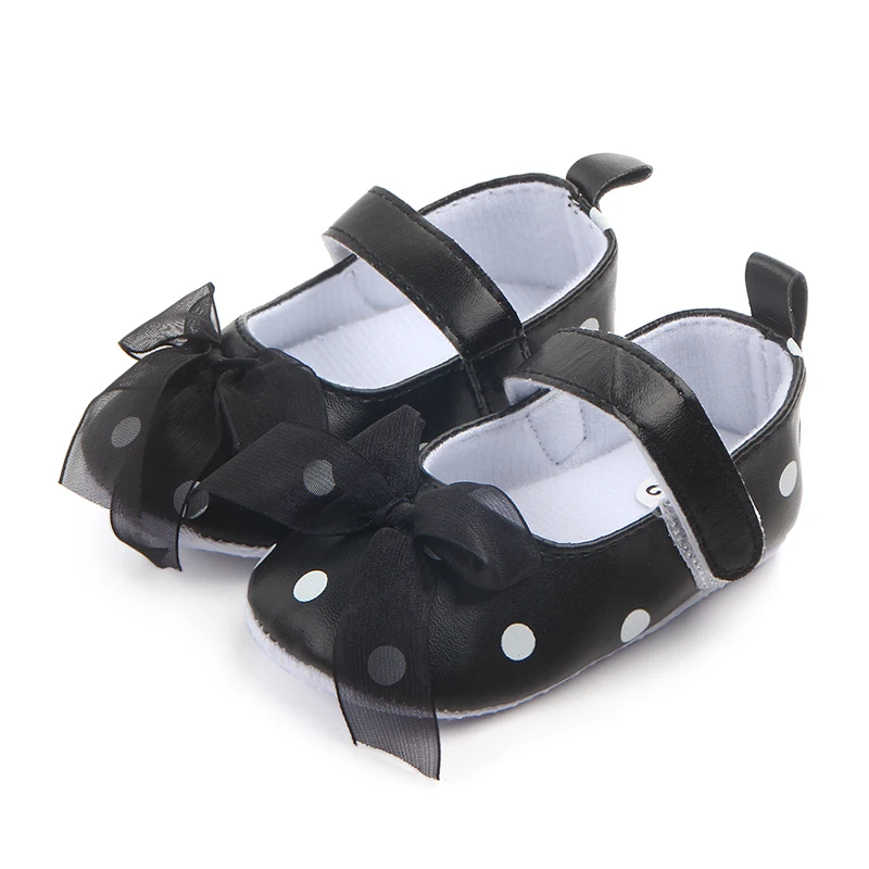 Модная обувь для малышей на плоской подошве в горошек с бантом для девочек