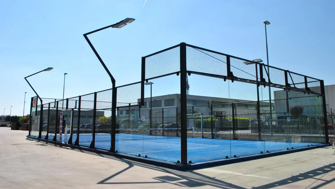 China Factory Supplier Padel Tennis Court with roof outdoor panoramic padel tennis court with cover