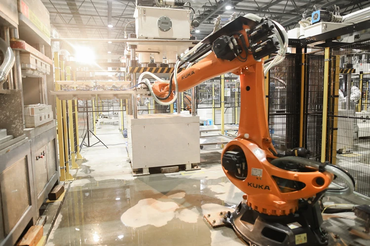 LUZHOU Natural Sugarcane Bagasse Renewable Plant Fiber Tree Free 3-Compartment Clam Shell Container