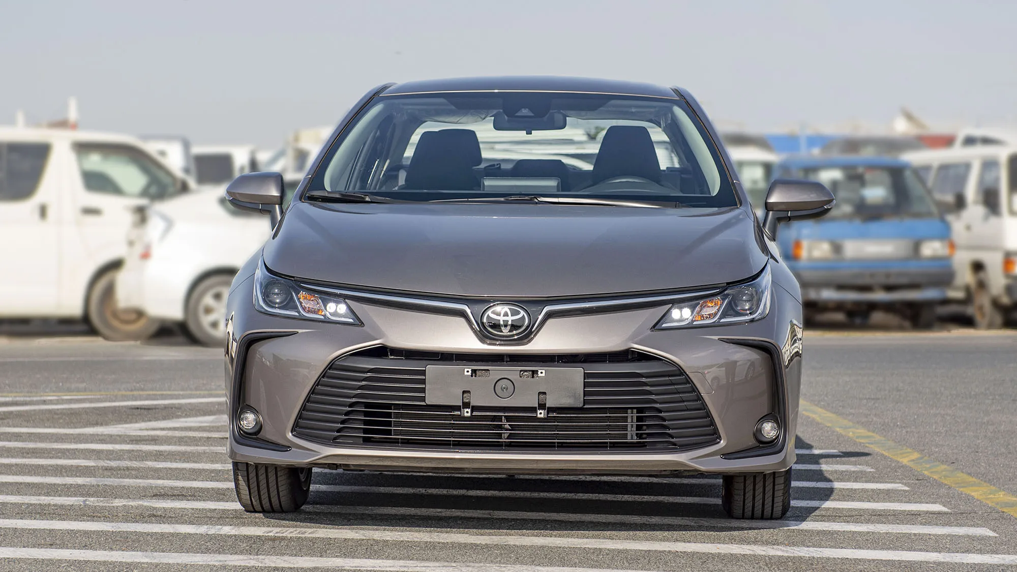 Well maintained  Used 2022 2023 TOYOTA COROLLA 1.2P PLATINUM BRONZE SEDAN cars lhd rhd cars for transport fast delivery